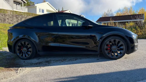 TESLA Model Y Performance AWD