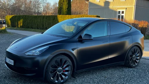 TESLA Model Y Performance AWD - helfoliert med matt ppf