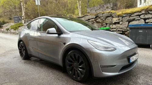 TESLA Model Y Performance AWD