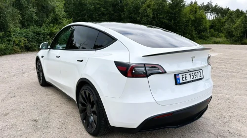 TESLA Model Y Performance AWD