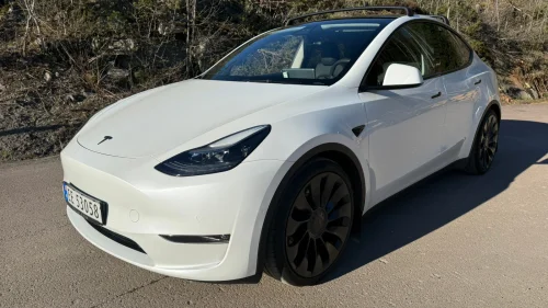 TESLA Model Y Performance AWD
