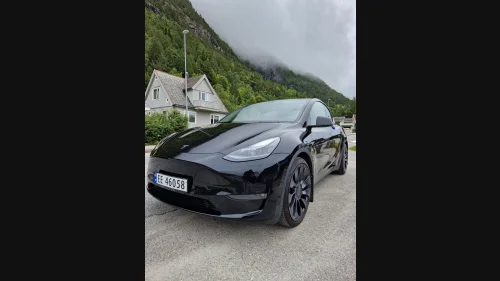 TESLA Model Y Performance AWD