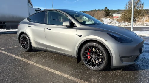 TESLA Model Y Performance AWD / velholdt / en eier / helfoliert