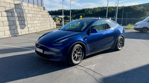 TESLA Model Y Performance AWD