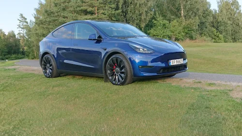 TESLA Model Y Performance AWD