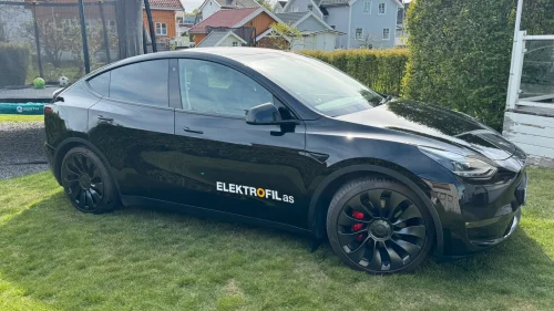 TESLA Model Y Performance AWD Pris kr. 7900.-