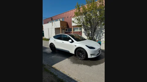 TESLA Model Y Performance AWD