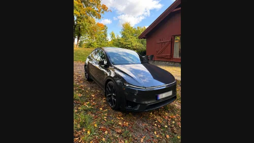 TESLA Model Y Performance AWD
