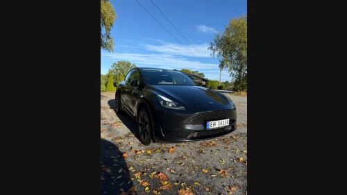 TESLA Model Y Standard Range RWD