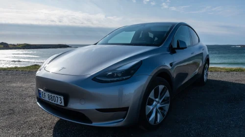 TESLA Model Y Standard Range RWD
