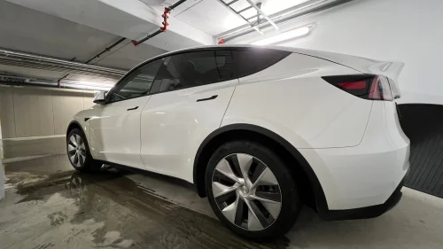 TESLA Model Y Premium RWD Byd Blade batteri og EAP