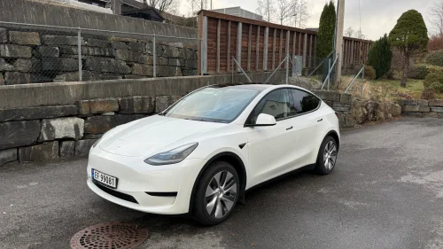 TESLA Model Y Standard Range RWD