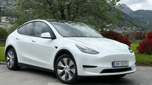 TESLA Model Y SR RWD 455km /