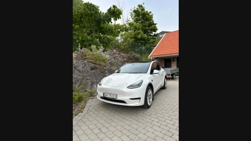 TESLA Model Y Standard Range RWD