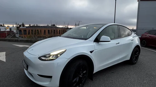 TESLA Model Y Standard Range RWD