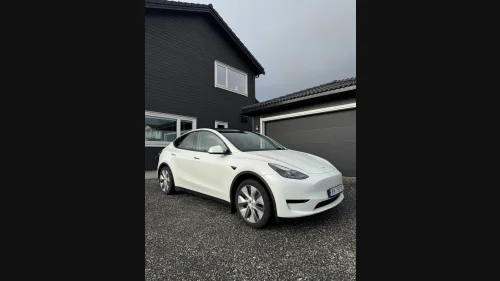 TESLA Model Y Standard Range RWD