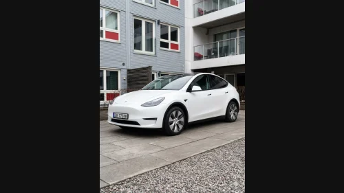 TESLA Model Y Standard Range RWD