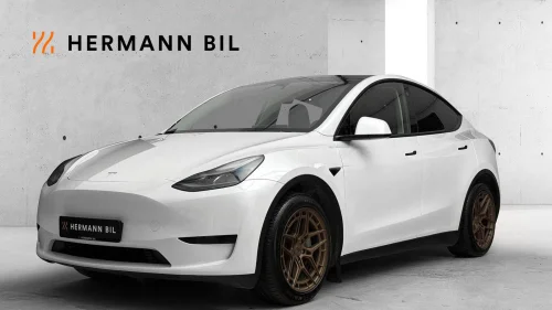 TESLA Model Y RWD/Autopilot/panorama/varmepumpe/el.bakluke/299HK