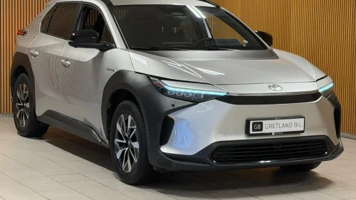 TOYOTA BZ4X 2WD - ACTIVE - ADAPTIVE CRUISE - RYGGEKAMERA-KEYLESS