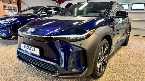 TOYOTA BZ4X 2WD Active Tech Panorama