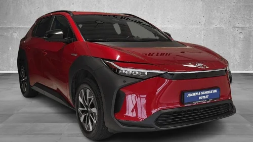 TOYOTA BZ4X Active. Navi, BLIS, 360, Krok, DAB, ISO FIX.