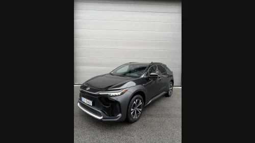 TOYOTA BZ4X FWD Executive, Serviceavtale inkludert!