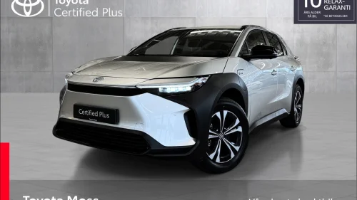 TOYOTA BZ4X 2WD Active Tech / Lav KM /
