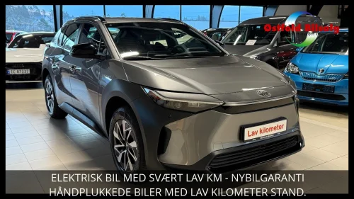 TOYOTA BZ4X ACTIVE 2WD 503WLTP RYGGEKAMERA NAVI OPPVARMET RATT