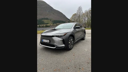TOYOTA BZ4X AWD Executive
