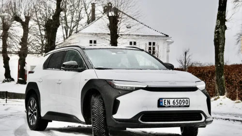 TOYOTA BZ4X AWD Executive Bitone