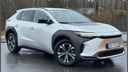 TOYOTA BZ4X AWD EXECUTIVE/360KAM/ACTIVE.TECH/SKINN/ACC/NAVI/1EIER+