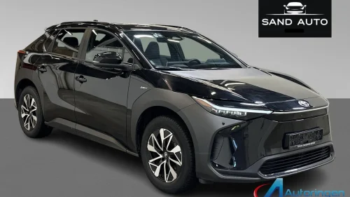 TOYOTA BZ4X AWD Active Tech,service tatt 2026 , klargjøres