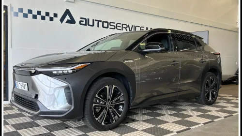 TOYOTA BZ4X AWD Executive Bitone/Panorama/Dab+/Navi/Adaptiv Cruice