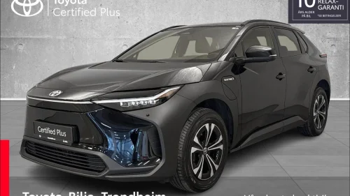 TOYOTA BZ4X Active tech | 4x4 | 1 eier | Ny service