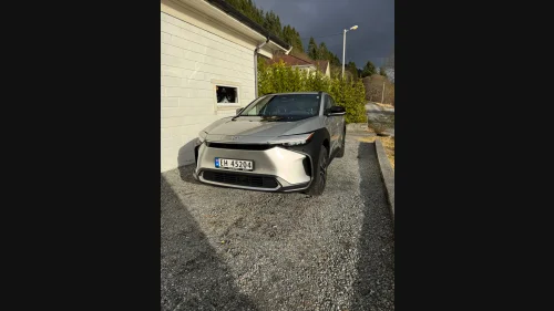TOYOTA BZ4X AWD Executive