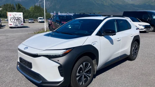 TOYOTA BZ4X EXECUTIVE AWD  topp utstyrt. Serviceavtale.White Pearl.