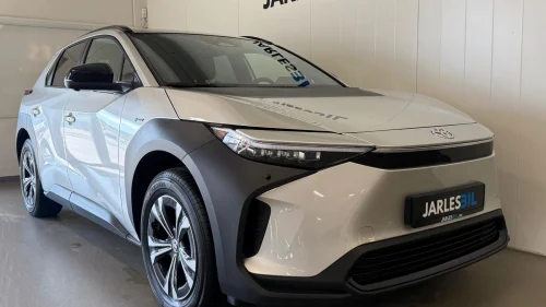 TOYOTA BZ4X Active Tech AWD /ACC/360/LED/DAB/Krok/Navi/Garanti ++
