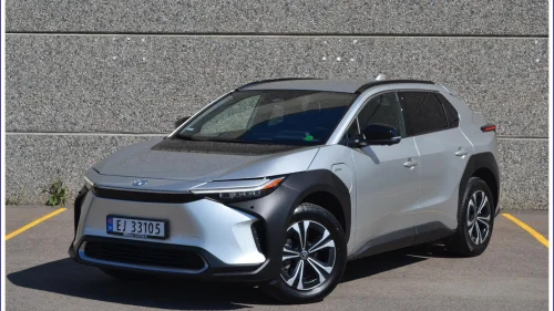 TOYOTA BZ4X AWD EXECUTIVE/360 KAMERA/SKINN/KJØLESETER/KEYLESS++