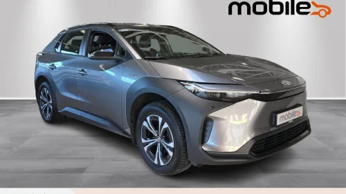 TOYOTA BZ4X AWD Active Tech / Hengerfeste /