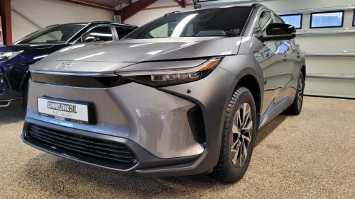 TOYOTA BZ4X AWD Active Tech  Hengerfeste/Ryggelys/ lav KM