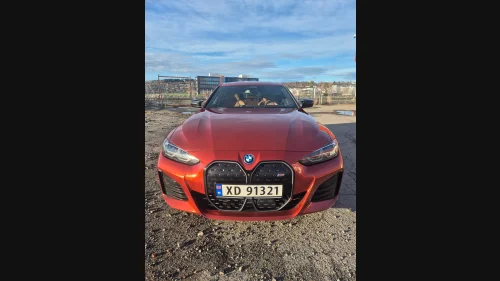 BMW i4 M50 Fully Charged m/ M-sport seter, soltak, Harman Cardon