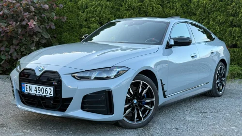 BMW i4 M50 xDrive Fully Charged, HUD, el. seter, HK, soltak