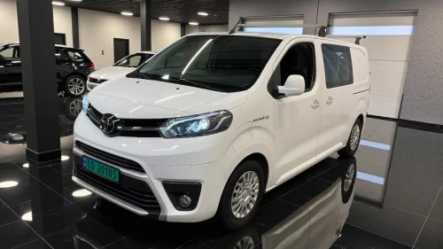 TOYOTA PROACE 75kwt+KROK+R-KAMERA+DELT BAKLUKE+INNREDNING