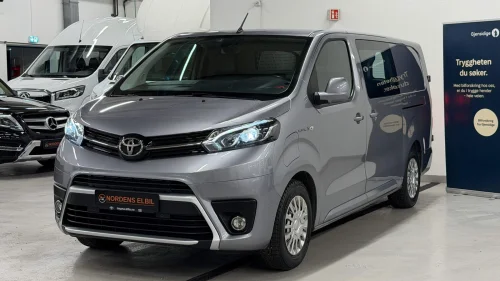TOYOTA PROACE 75kWh/L2/lang/nybilgaranti/2skyvedør/DAB/cruise