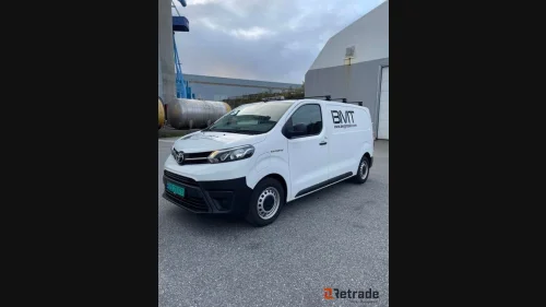 TOYOTA PROACE
