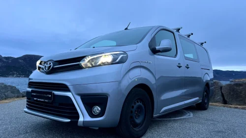 TOYOTA PROACE COMFORT|MEDIUM|136HK|75KW|TOPP UTSTYRT|KROK|LAVKM