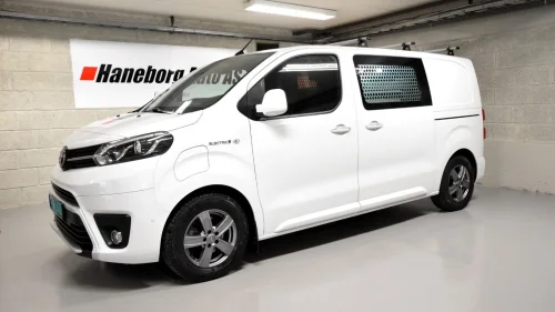 TOYOTA PROACE 75KWH STOR INNREDNING. R.KAMERA P.SENSORER LAV KM+++