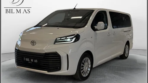 TOYOTA PROACE Lang 75kWh 9-seter ACC Rattvarme Kamera Garanti
