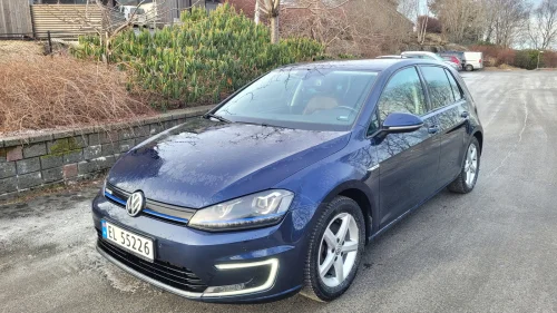 VOLKSWAGEN GOLF