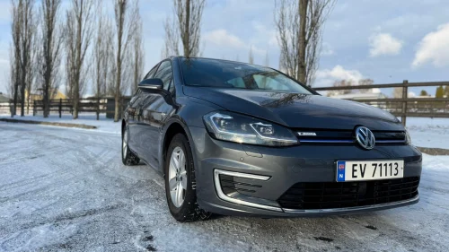 VOLKSWAGEN GOLF